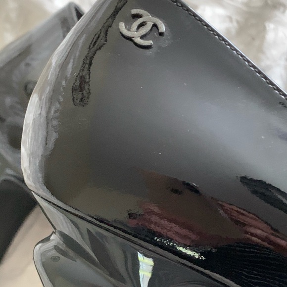 Chanel two toned black & grey high heel shoes 38.5 - Picture 6 of 10